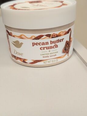 Dove Body Scrub Limited Edition Holiday Treats- Pecan Butter Crunch, 10.5 oz.